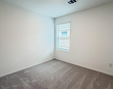 31418 Casacalenda Lane - Photo Thumbnail 15