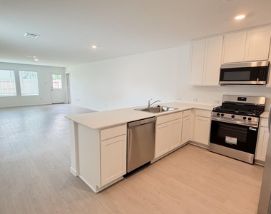 31418 Casacalenda Lane - Photo Thumbnail 4