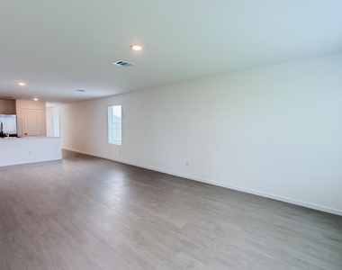 31418 Casacalenda Lane - Photo Thumbnail 6
