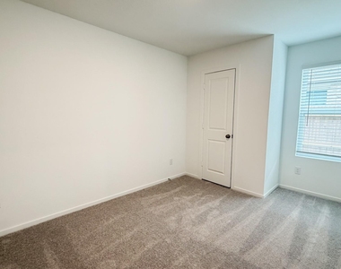 31418 Casacalenda Lane - Photo Thumbnail 12