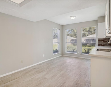 9414 Crystal Cove Circle - Photo Thumbnail 6