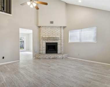 9414 Crystal Cove Circle - Photo Thumbnail 2