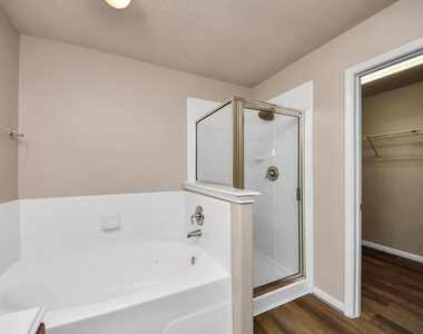 1818 Fergus Park Court - Photo Thumbnail 26