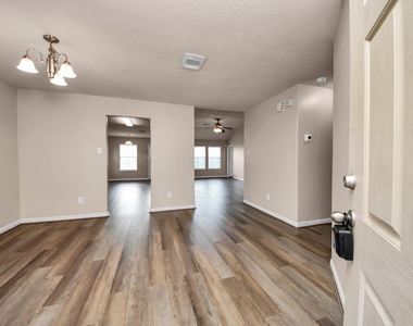 1818 Fergus Park Court - Photo Thumbnail 10