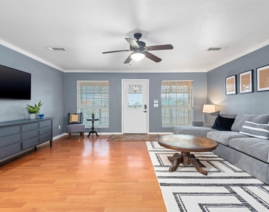 114 Grand Avenue - Photo Thumbnail 6