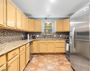 114 Grand Avenue - Photo Thumbnail 10