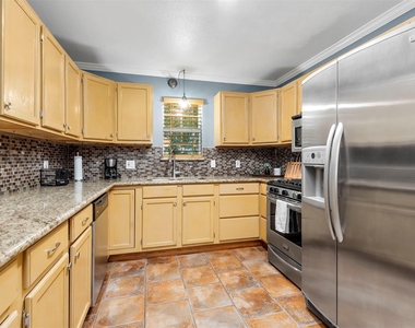 114 Grand Avenue - Photo Thumbnail 12