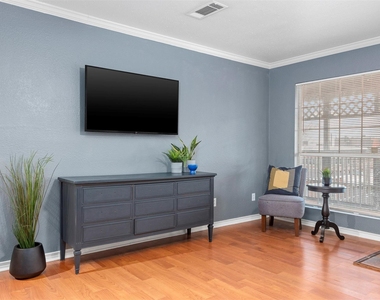 114 Grand Avenue - Photo Thumbnail 7