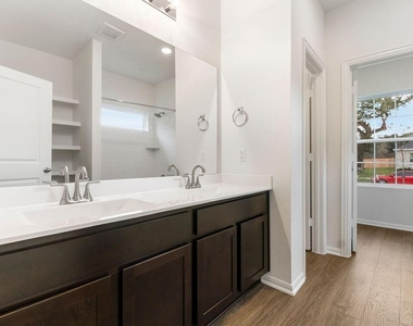 403 Magnolia Street - Photo Thumbnail 10