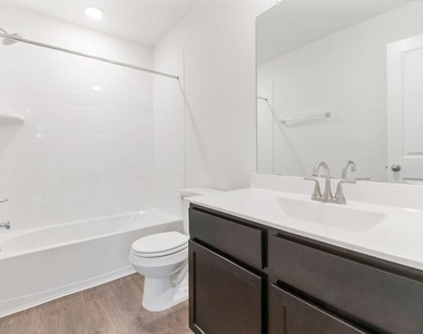 403 Magnolia Street - Photo Thumbnail 15
