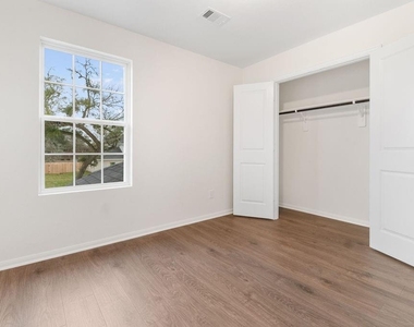 403 Magnolia Street - Photo Thumbnail 13