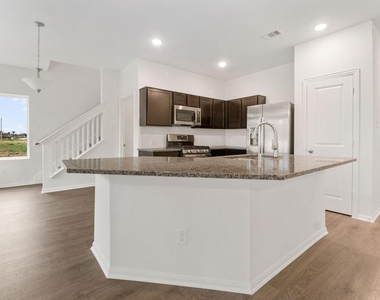 403 Magnolia Street - Photo Thumbnail 7