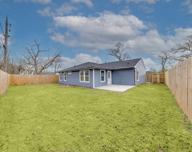3635 Ward Street - Photo Thumbnail 4