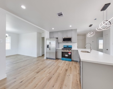 3635 Ward Street - Photo Thumbnail 9