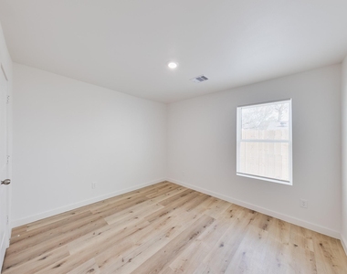 3635 Ward Street - Photo Thumbnail 21