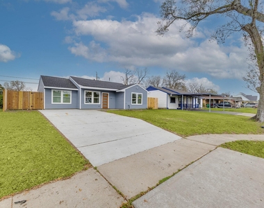 3635 Ward Street - Photo Thumbnail 5