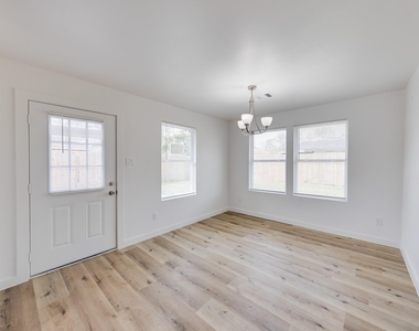 3635 Ward Street - Photo Thumbnail 10