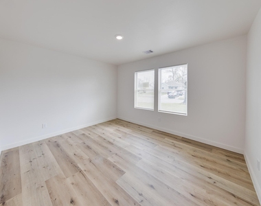 3635 Ward Street - Photo Thumbnail 17