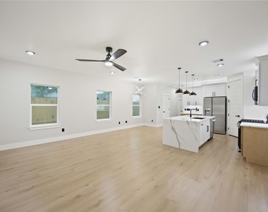 8013 Moon Beam Street - Photo Thumbnail 4