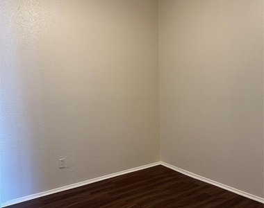 9009 Richmond Avenue - Photo Thumbnail 7