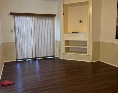 9009 Richmond Avenue - Photo Thumbnail 3