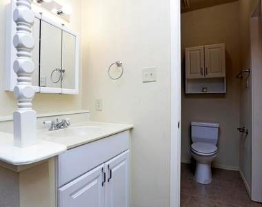 9009 Richmond Avenue - Photo Thumbnail 10