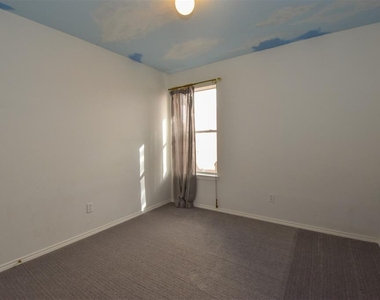 16122 Speyburn Court - Photo Thumbnail 10