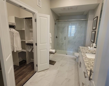 2111 Austin Street - Photo Thumbnail 13
