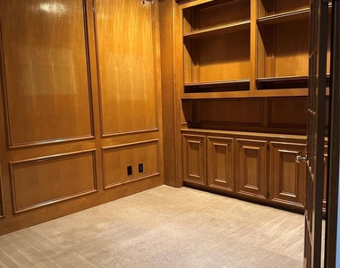 3415 Kingsway Court - Photo Thumbnail 4