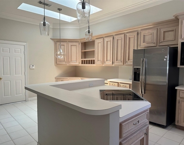 3415 Kingsway Court - Photo Thumbnail 2
