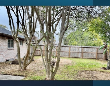 439 Woodrail Drive - Photo Thumbnail 24