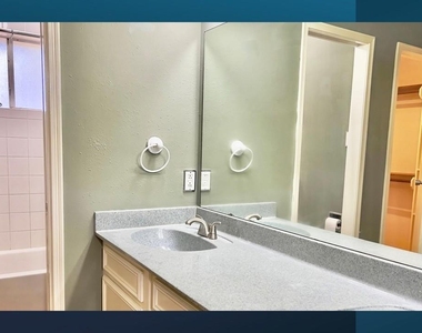 439 Woodrail Drive - Photo Thumbnail 14