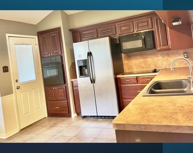 439 Woodrail Drive - Photo Thumbnail 7