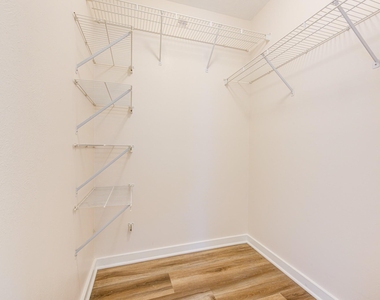 7322 Parkland Manor Drive - Photo Thumbnail 15
