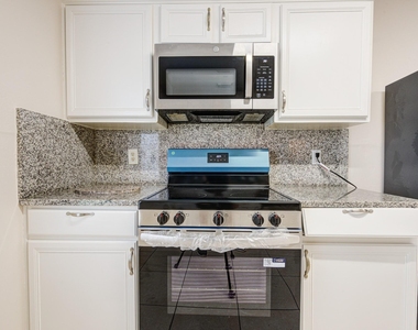 7322 Parkland Manor Drive - Photo Thumbnail 9