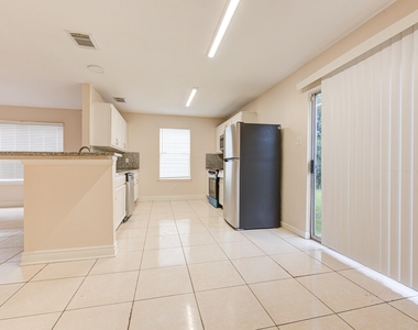 7322 Parkland Manor Drive - Photo Thumbnail 6