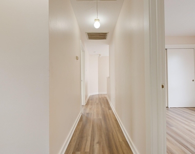 7322 Parkland Manor Drive - Photo Thumbnail 21