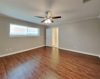 5362 Marian Street - Photo Thumbnail 6