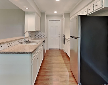 5362 Marian Street - Photo Thumbnail 3