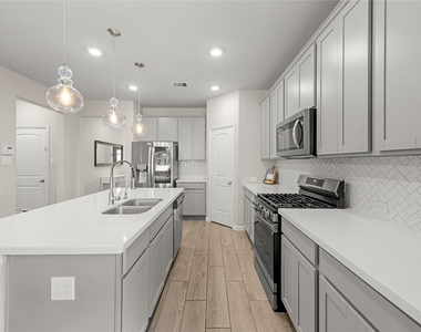 5347 Sunny Ray Drive - Photo Thumbnail 8