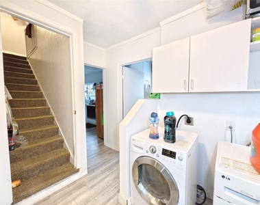 7931 Scanlock Street - Photo Thumbnail 16