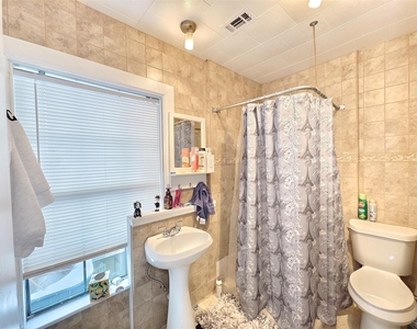 7931 Scanlock Street - Photo Thumbnail 13