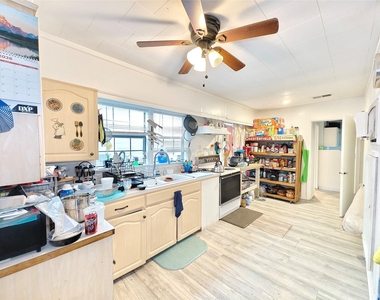7931 Scanlock Street - Photo Thumbnail 11