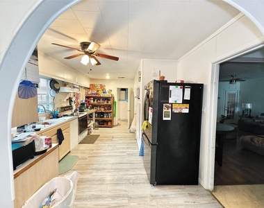 7931 Scanlock Street - Photo Thumbnail 10