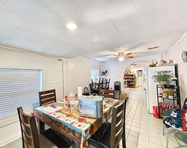 7931 Scanlock Street - Photo Thumbnail 8