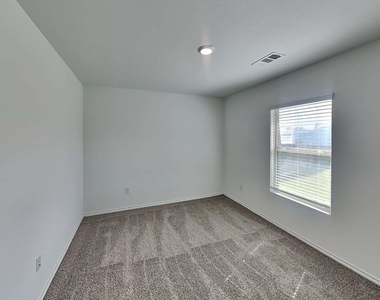 18755 Faustina Way - Photo Thumbnail 10