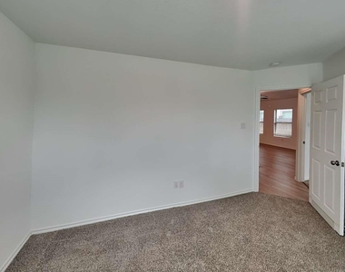 18755 Faustina Way - Photo Thumbnail 12