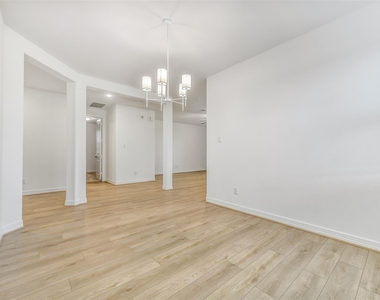 4116 Silver Falls Lane - Photo Thumbnail 12