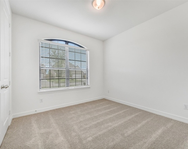 4116 Silver Falls Lane - Photo Thumbnail 18
