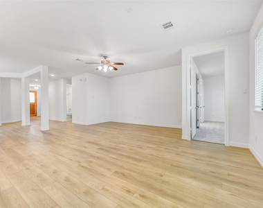 4116 Silver Falls Lane - Photo Thumbnail 4